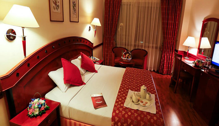 panorama-grand-double-bedroom1